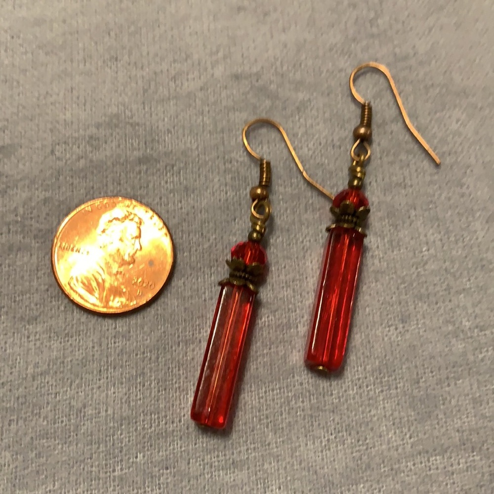 Red Austrian glass dangle earrings - Picture 3 of 4